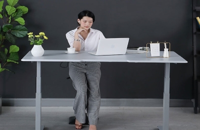 告别内卷，重新定义高端——红冕ED系列，让每一张升降桌都成为品质生活的中心